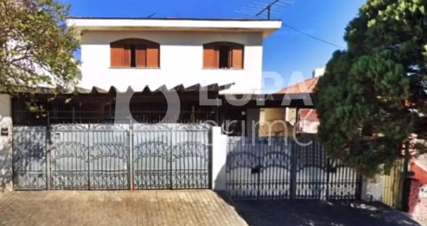 Casa com 3 quartos e 2 vagas de garagem para locação na vila maria