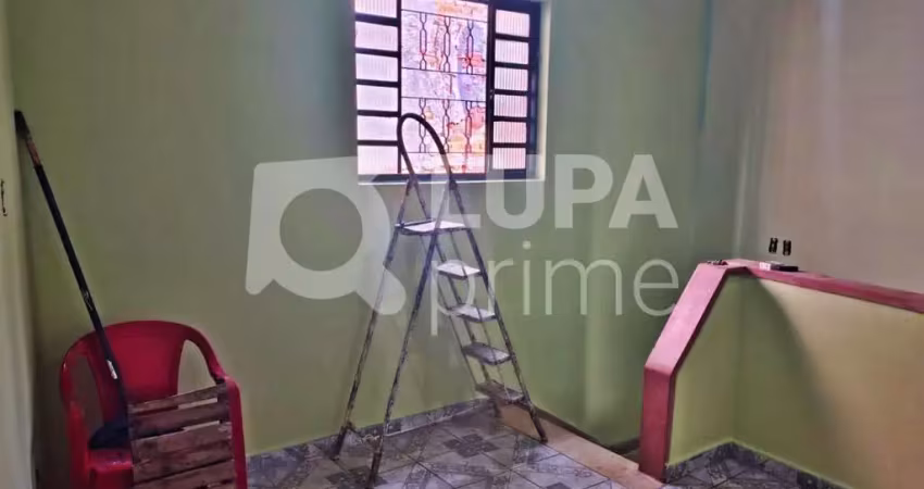 Casa com 2 quartos para alugar na Avenida Doutor Benedito Estevam dos Santos, 1531, Vila Maria Alta, São Paulo