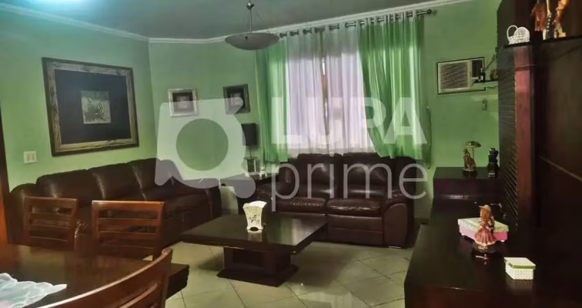 Casa com 3 quartos e 2 vagas de garagem para locação na vila isolina mazzei