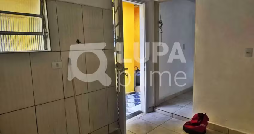 Casa com 2 quartos para alugar na Rua Sargento Agostinho Ferreira, 827, Vila Maria Alta, São Paulo