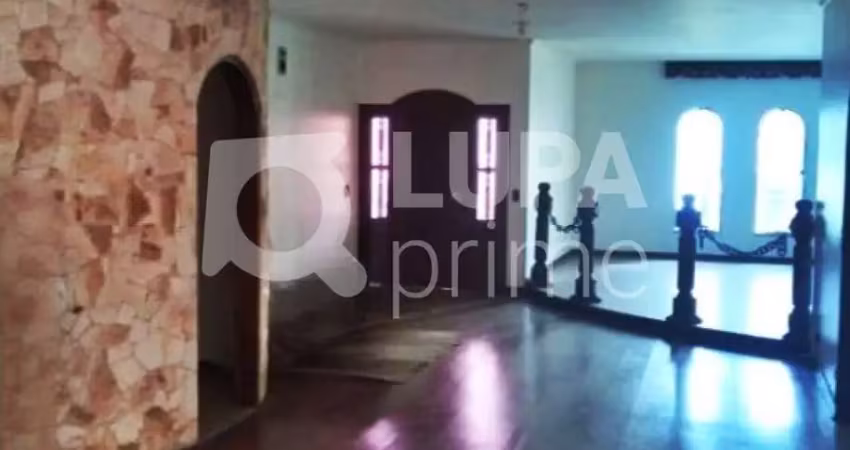 Casa com 3 quartos e 5 vagas de garagem à venda na vila maria alta
