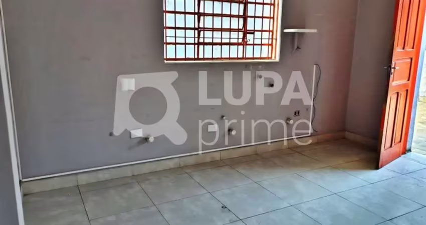 Casa comercial com 5 salas para alugar na Rua Aureliano Leal, 52, Água Fria, São Paulo