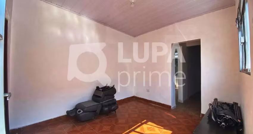 Casa com 2 quartos e 1 vaga de garagem para locação na vila medeiros