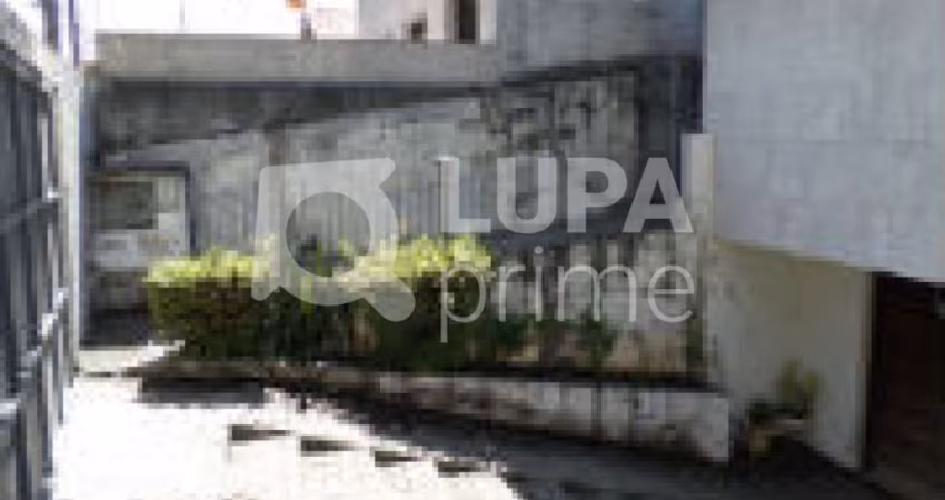 SOBRADO COM 4 QUARTOS,5 VAGAS 340M² PARA VENDA NO JARDIM GUAPIRA