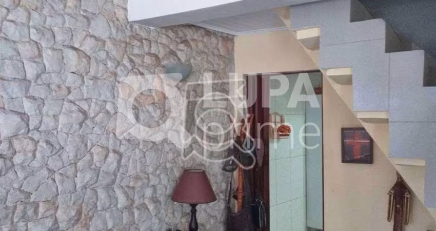 SOBRADO COM 3 QUARTOS PARA VENDA NO TREMEMBÉ