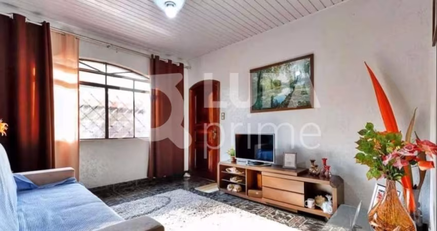 Casa com 4 Quartos, 3 banheiros e 5 vagas à Venda, 180 m², Parque Novo Mundo