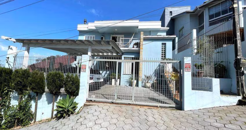Sobrado com 3 dormitórios à venda, 250 m² por R$ 1.100.000,00 - União - Estância Velha/RS