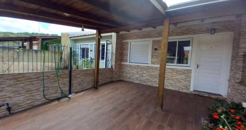 Casa com 2 dormitórios à venda, 40 m² por R$ 370.000,00 - Lomba da Palmeira - Sapucaia do Sul/RS