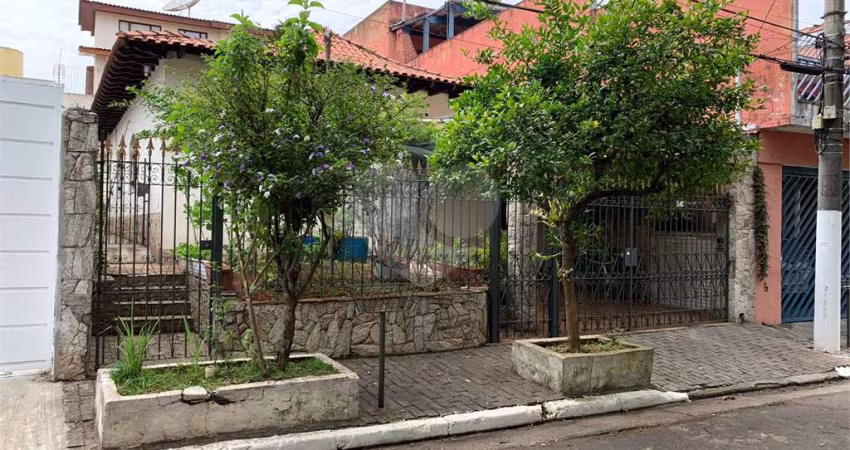 Casa térrea com 3 quartos à venda em Jardim Avelino - SP