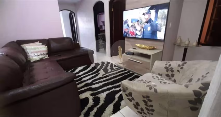 Casa com 6 quartos à venda em Vila Divina Pastora - SP