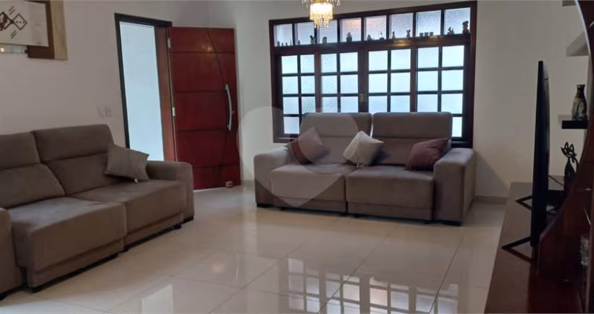 Sobrado com 3 quartos à venda em Vila Ema - SP