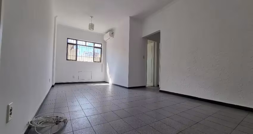 Apartamento 2 dormitórios - prédio de elevador e portaria 24 hrs