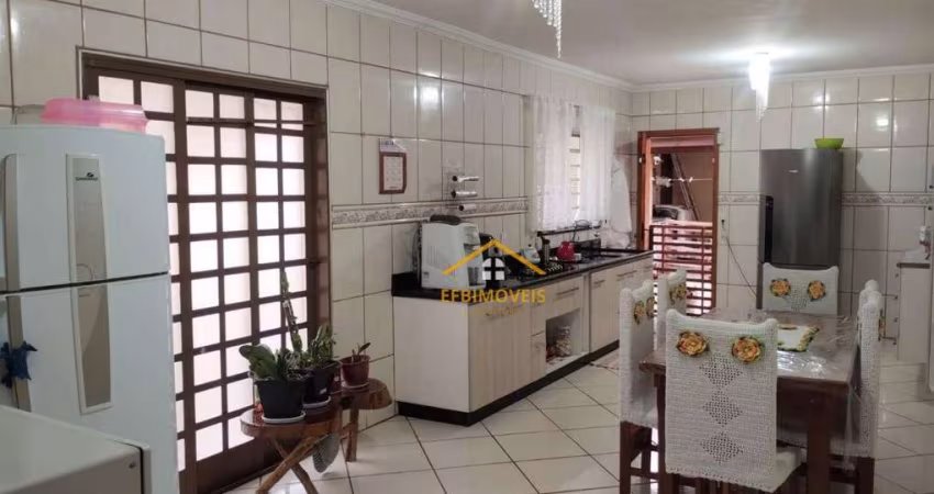 Casa com 3 dormitórios à venda, 217 m² por R$ 530. - Parque Residencial Klavin - Nova Odessa/SP