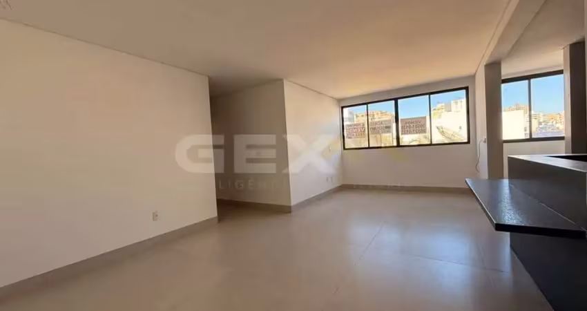 Apartamento à venda no centro, 3 quartos, 1 suíte e 2 semi-suítes e 3 vagas.