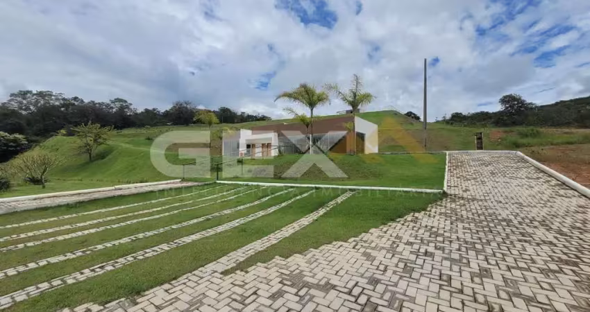 Lote em condomínio fechado, perfeito para morar bem.