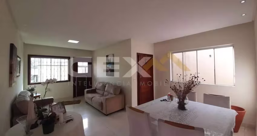 Casa de lote interior no bairro Manoel Valinhas