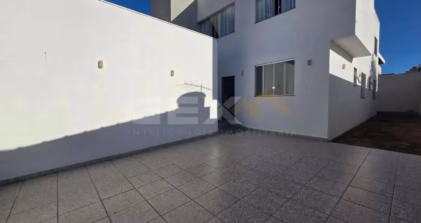 Casa com 3 quartos à venda na Rua Castro Alves, 3260, Belvedere, Divinópolis
