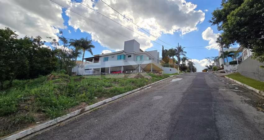 Lote à venda de 600m² sendo 20m X 30m no Condomínio Ville Royalle - Divinópolis/