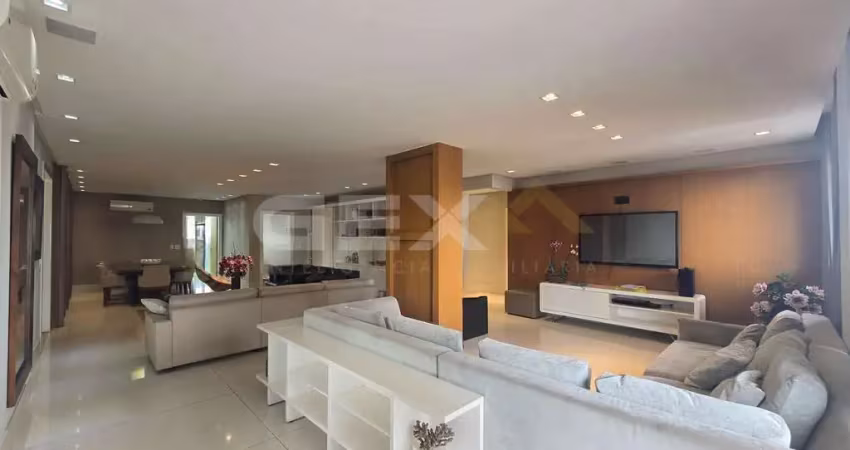 Apartamento à venda no centro, 3 quarto sendo 2 suítes, 3 vagas livres.