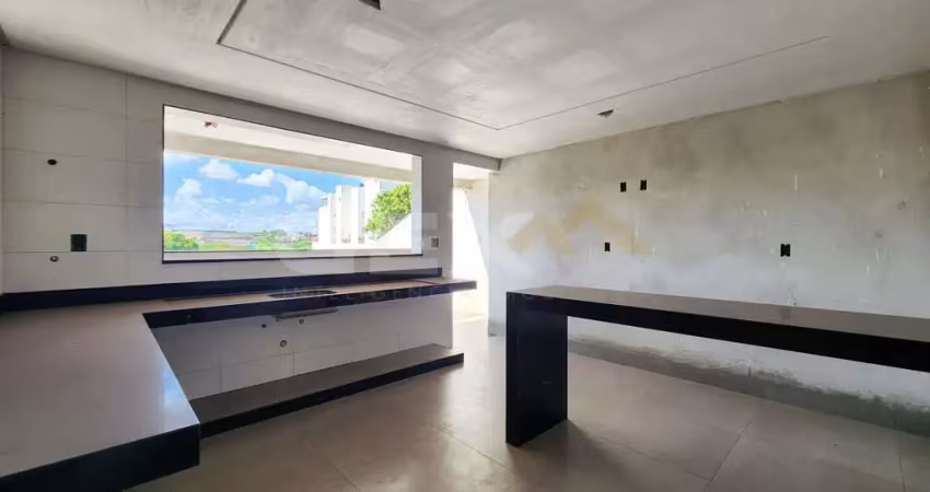 Casa à venda de 2 pavimentos no bairro São Roque, 3 quartos, 1 suíte e 3 vagas.