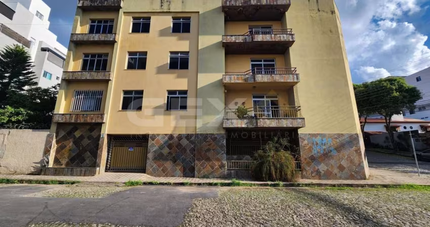 Prédio à venda no bairro Santa Clara- 3 apartamentos amplos