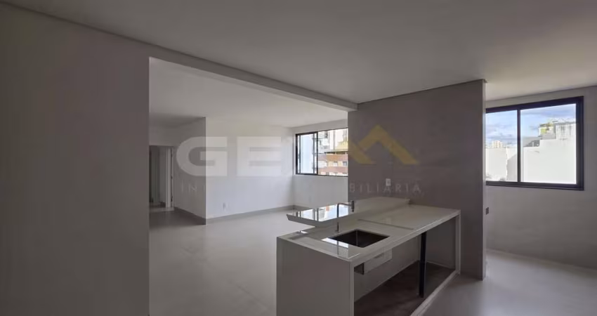 Apartamento à venda no Centro, 3 quartos, 1 suíte e 3 vagas.