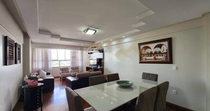 Apartamento à venda no Centro, 3 quartos, 1 suíte e 1 vaga.