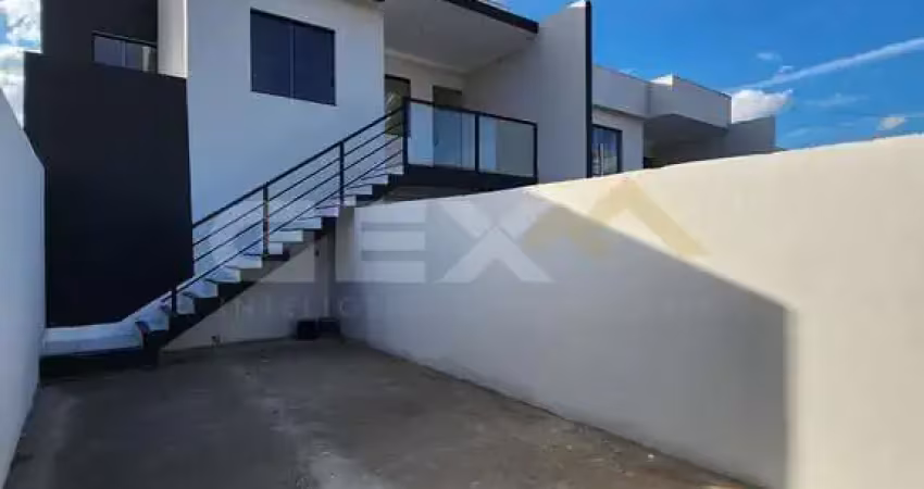 Sobrado térreo à venda no bairro Chanadour, 3 quartos, 1 suíte e 2 vagas.