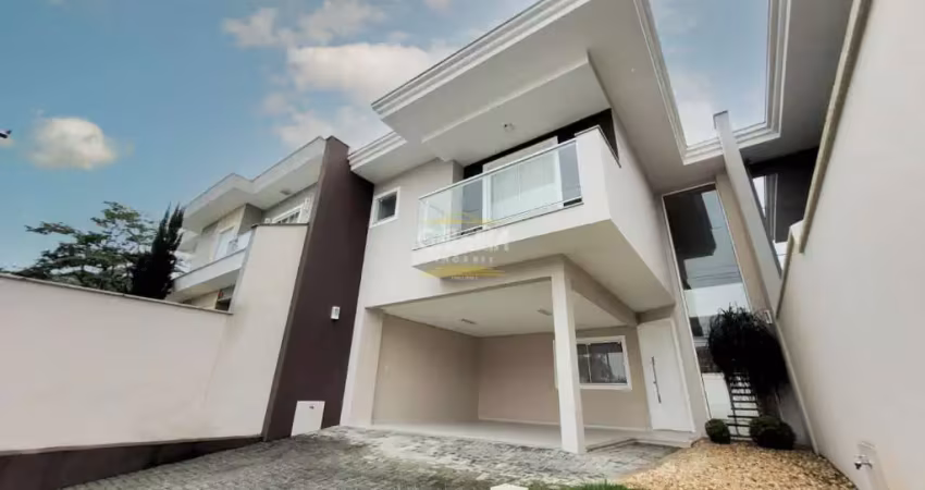 Casa com 3 quartos para alugar no Glória, Joinville 