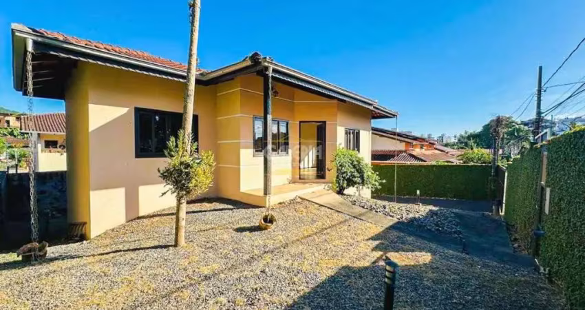 Casa com 3 quartos à venda no Saguaçu, Joinville 