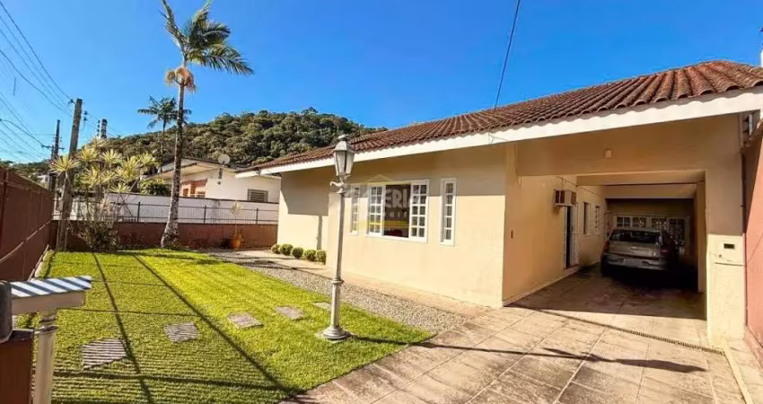 Casa com 3 quartos à venda no América, Joinville 