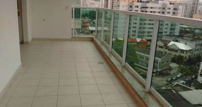 Excelente apartamento no Condomínio Grand Valley na Rua Dr Paulo Cesar 137 em Icaraí.