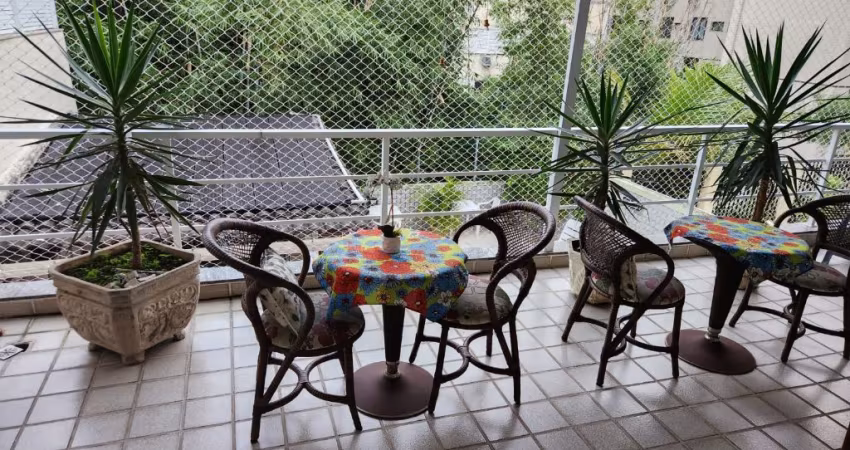 Excelente Casa em Condomínio Fechado no Ingá