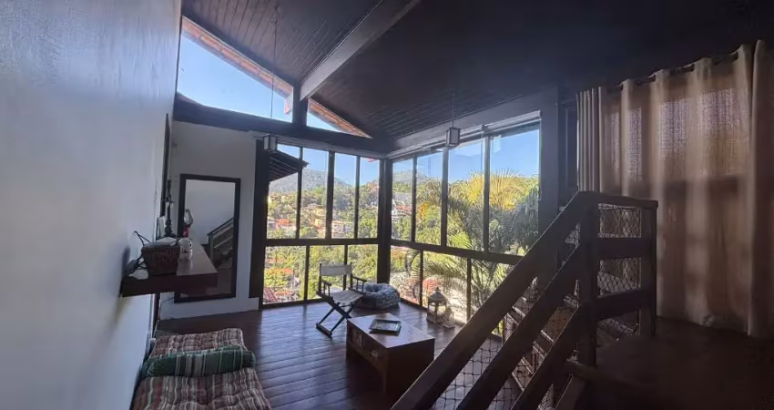 Excelente casa em condomínio fechado de alto padrão em pendotiba - niterói.