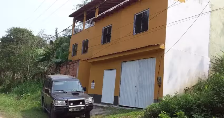Casa em local tranquilo, muito ar puro, verde, em niterói, próximo à inõa