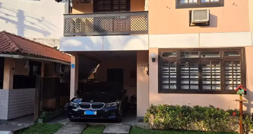 Casa em condomínio fechado com 3 quartos à venda na Rodovia Amaral Peixoto, 2502, Baldeador, Niterói