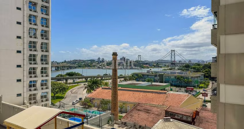 Apartamento com 3 quartos à venda na Rua Cristóvão Nunes Pires, 170, Centro, Florianópolis