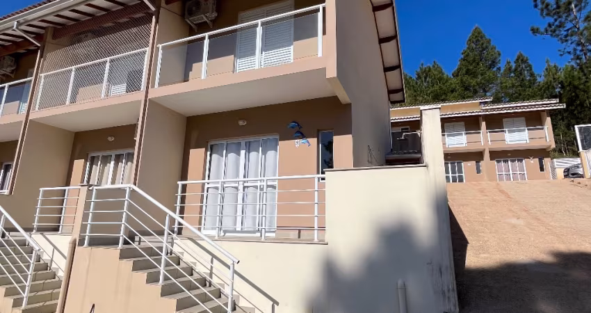 Casa de condomínio Fechado com 2 quartos, 2 banheiros, piscina em Caraguatatuba-SP