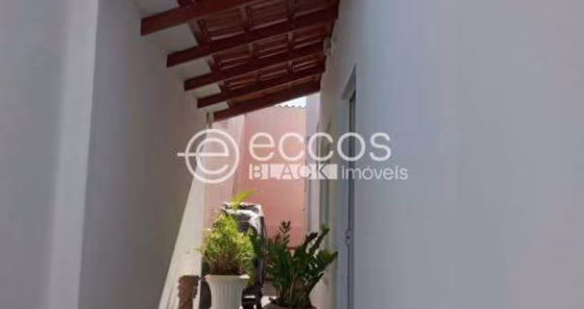Casa à venda, 3 quartos, 1 suíte, 2 vagas, Shopping Park - Uberlândia/MG