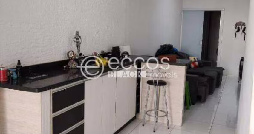 Casa à venda, 3 quartos, 1 suíte, 3 vagas, Aclimação - Uberlândia/MG