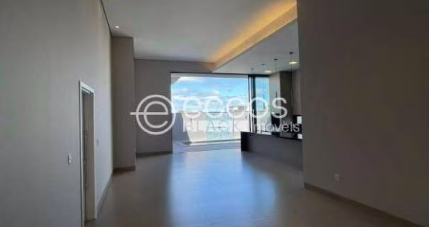 Casa em condomínio à venda, 3 quartos, 3 suítes, 3 vagas, Laranjeiras - Uberlândia/MG