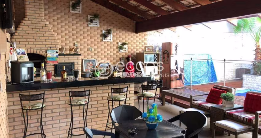 Casa à venda, 4 quartos, 1 suíte, 2 vagas, Jardim Europa - Uberlândia/MG