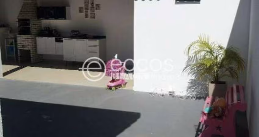 Casa à venda, 3 quartos, 2 suítes, 3 vagas, Bosque dos Buritis - Uberlândia/MG