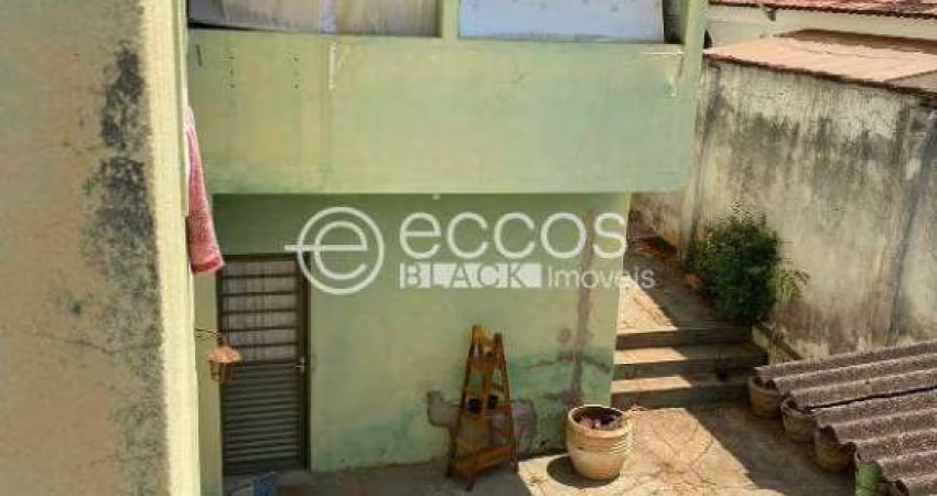 Casa à venda, 6 quartos, 2 suítes, 5 vagas, Cidade Jardim - Uberlândia/MG