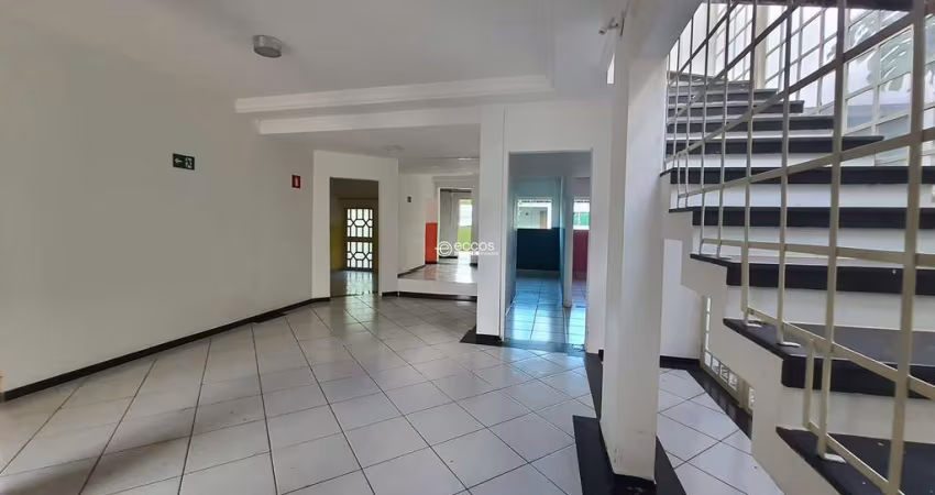 Casa à venda, 6 quartos, 2 suítes, 6 vagas, Vigilato Pereira - Uberlândia/MG
