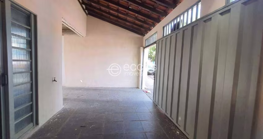 Casa à venda, 3 quartos, 1 suíte, 2 vagas, Jardim das Palmeiras - Uberlândia/MG