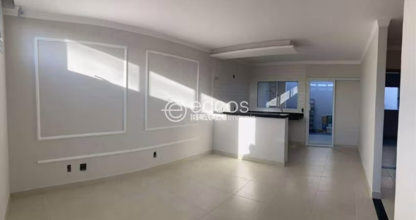 Casa à venda, 2 quartos, 1 suíte, 2 vagas, Jardim Canaã - Uberlândia/MG