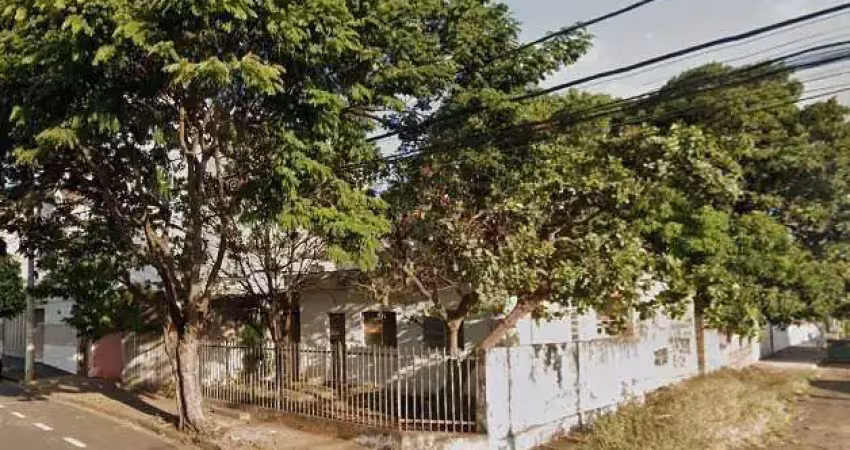 Terreno à venda na Avenida Ortízio Borges, 561, Santa Mônica, Uberlândia