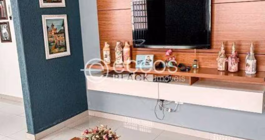 Casa à venda, 3 quartos, 1 suíte, 2 vagas, Granada - Uberlândia/MG