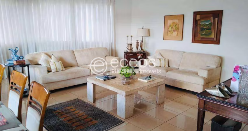Cobertura à venda, 4 quartos, 2 suítes, 4 vagas, Morada da Colina - Uberlândia/MG